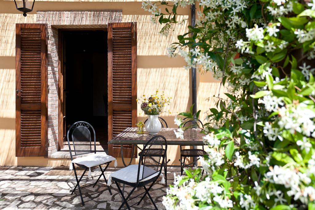 Hostal Casale Pundarika Riparbella Exterior foto